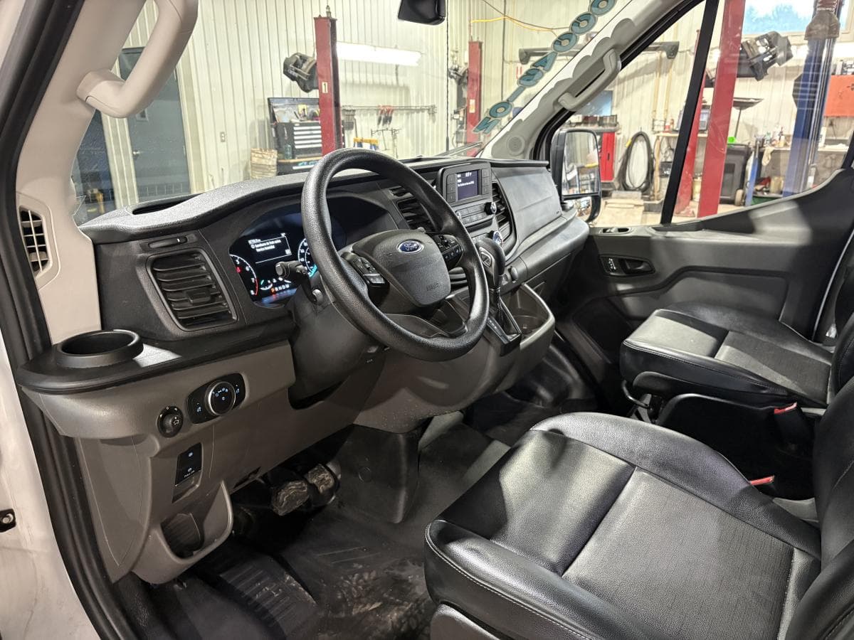 Ford Transit Cargo Van 2024 — photo 20