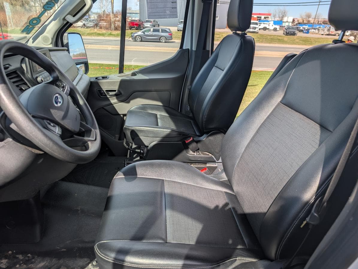 Ford Transit Cargo Van 2024 — photo 10