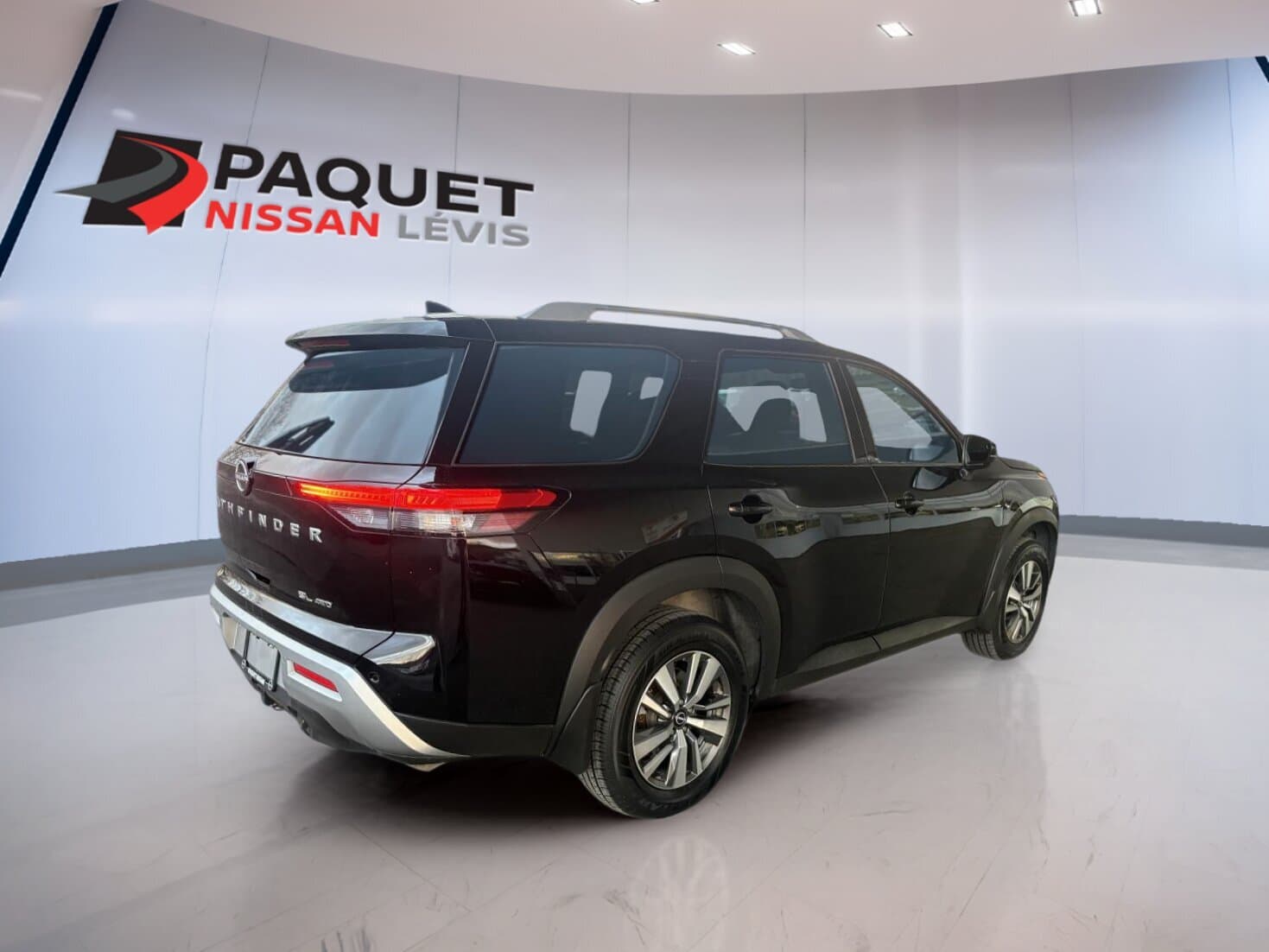 Nissan Pathfinder 2024 — photo 2