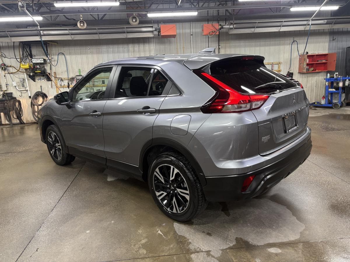 Mitsubishi Eclipse Cross 2025 — photo 5