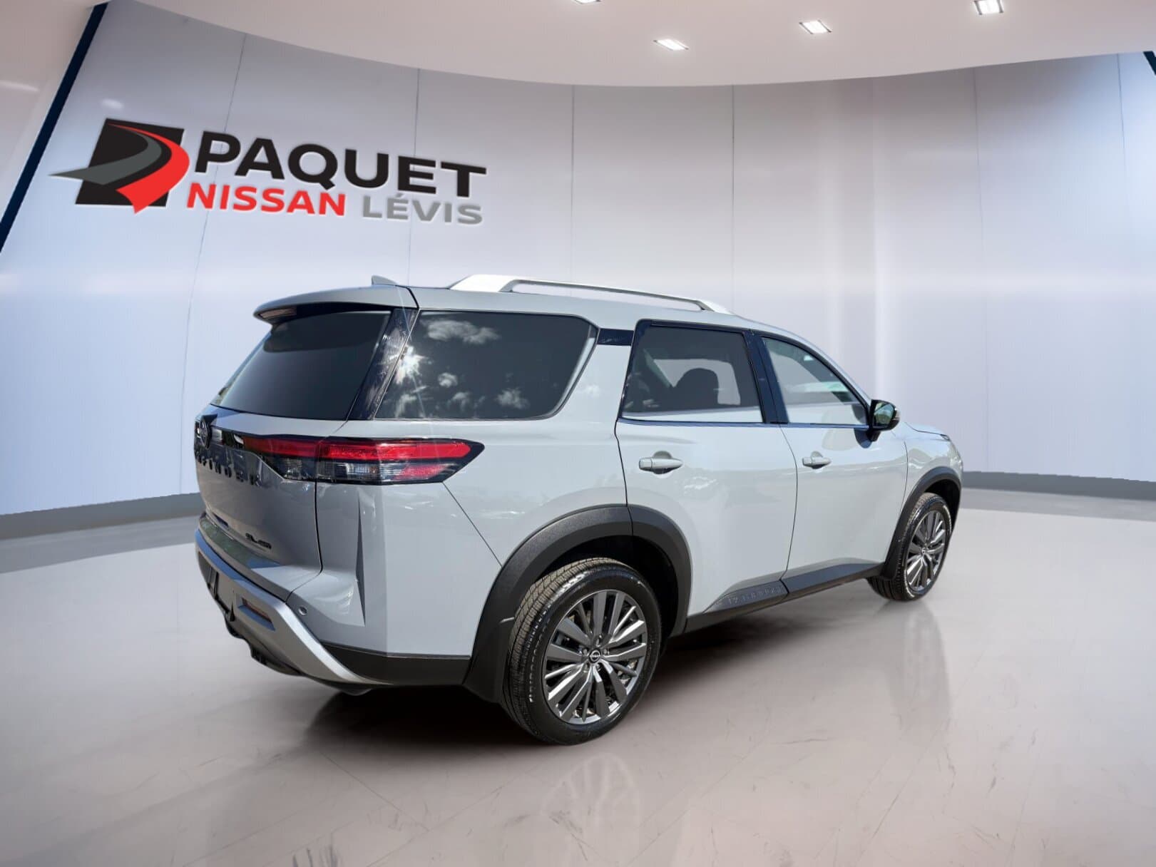 Nissan Pathfinder 2025 — photo 2