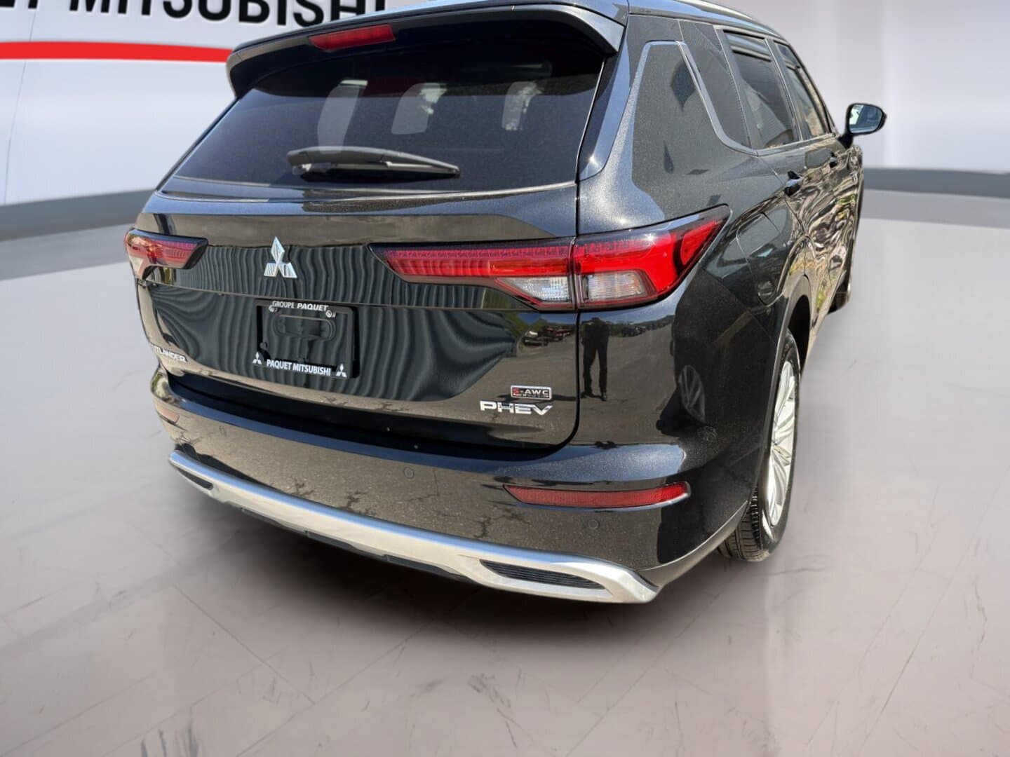 Mitsubishi Outlander PHEV 2024 — photo 3