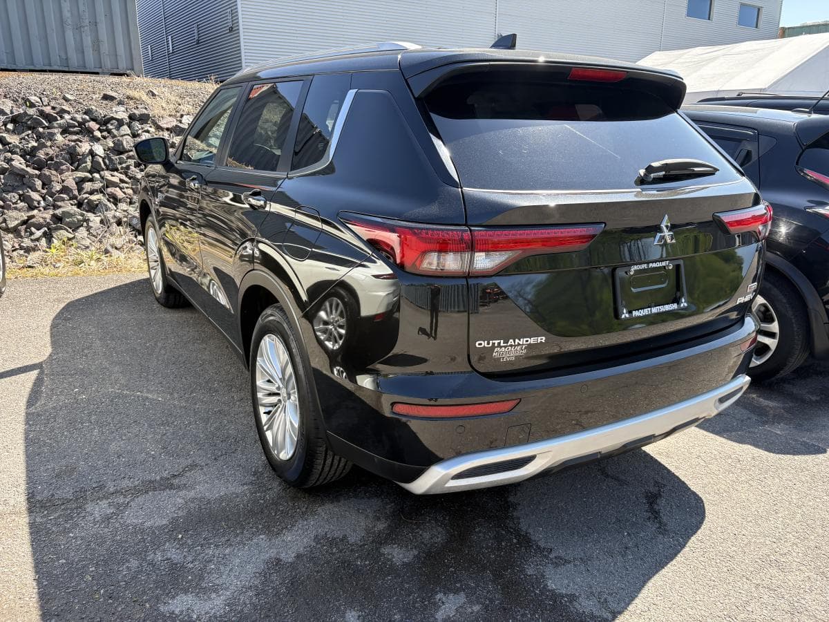 Mitsubishi Outlander PHEV 2024 — photo 4