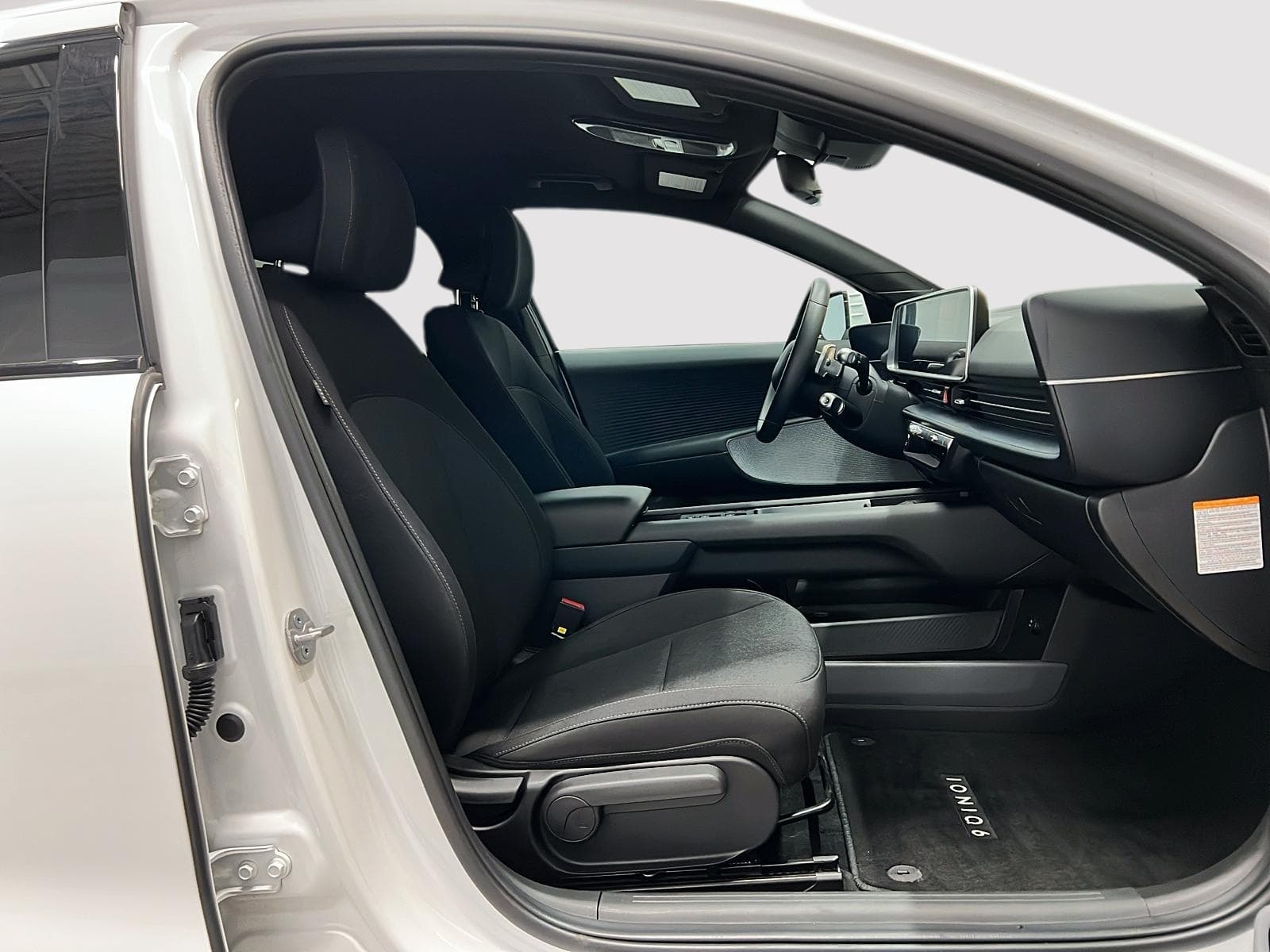 Hyundai IONIQ 6 2025 — photo 9
