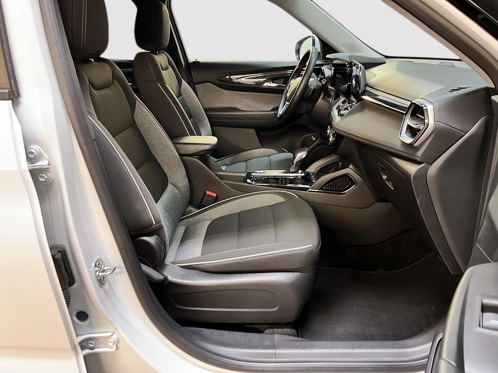 Chevrolet TrailBlazer 2025 — photo 8