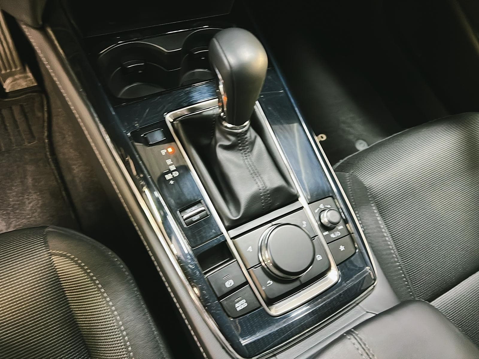 Mazda CX-30 2025 — photo 13