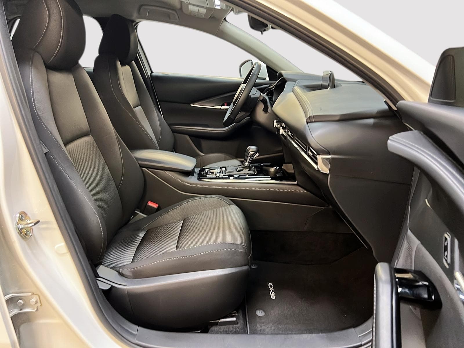 Mazda CX-30 2025 — photo 8