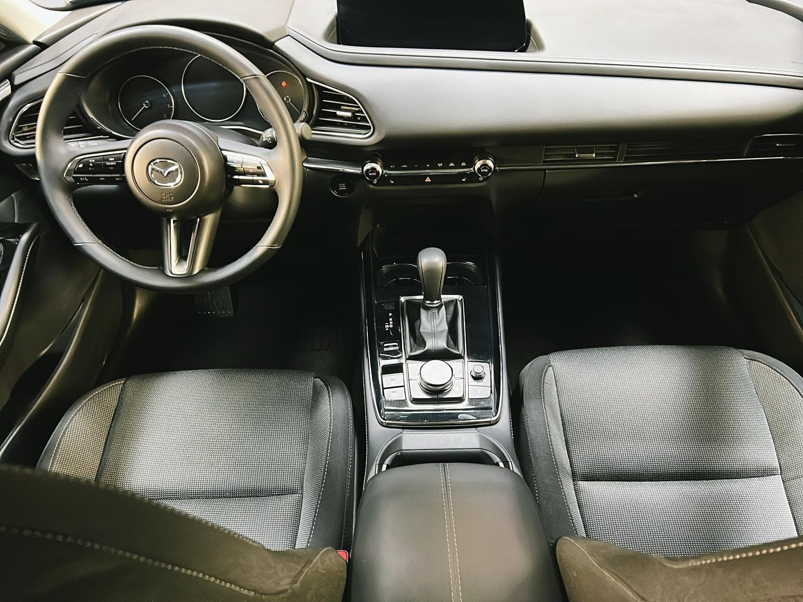 Mazda CX-30 2025 — photo 10
