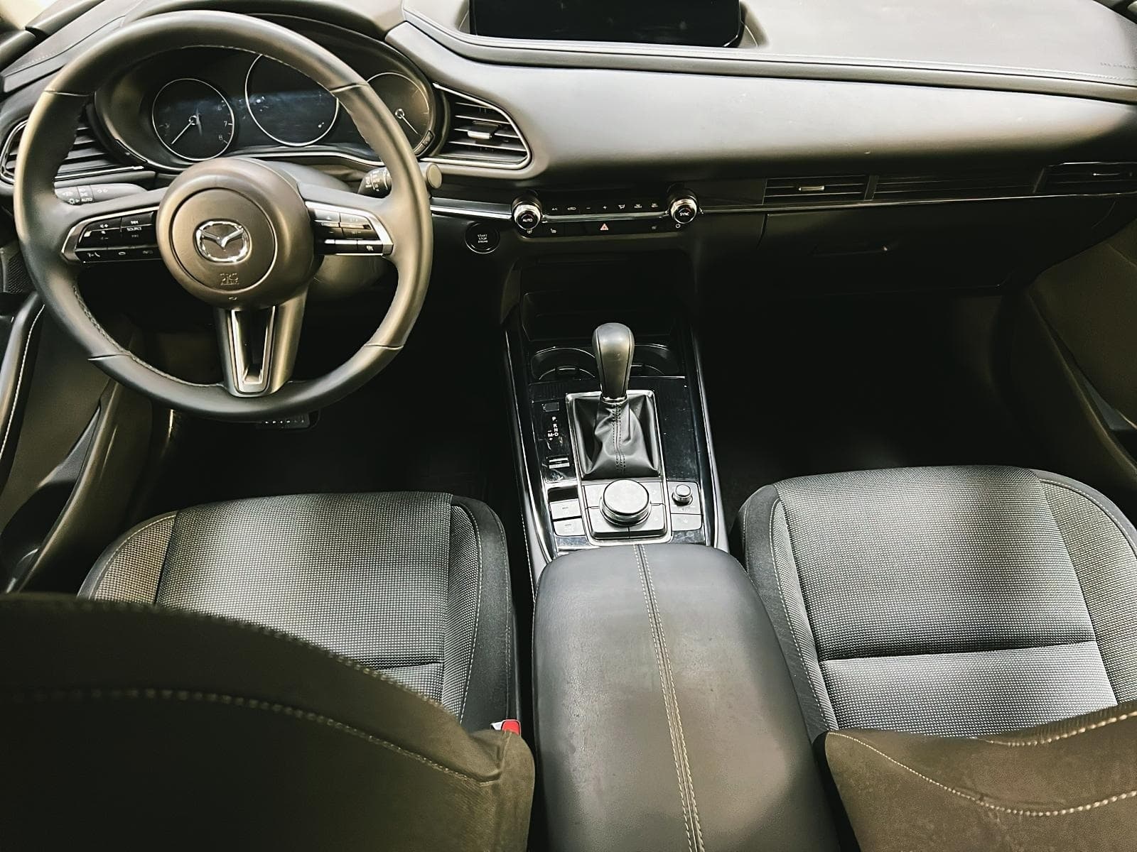 Mazda CX-30 2025 — photo 10