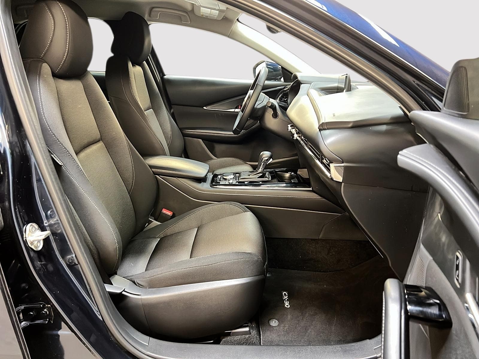 Mazda CX-30 2025 — photo 8