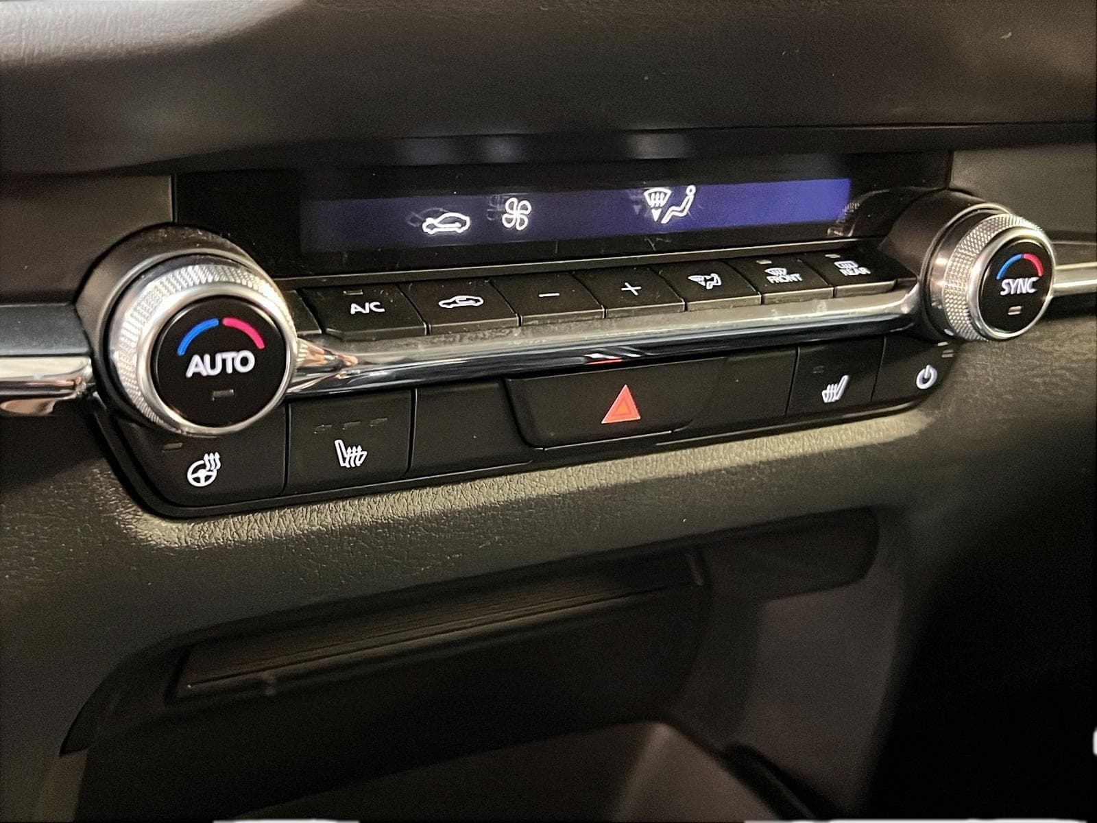 Mazda CX-30 2025 — photo 16