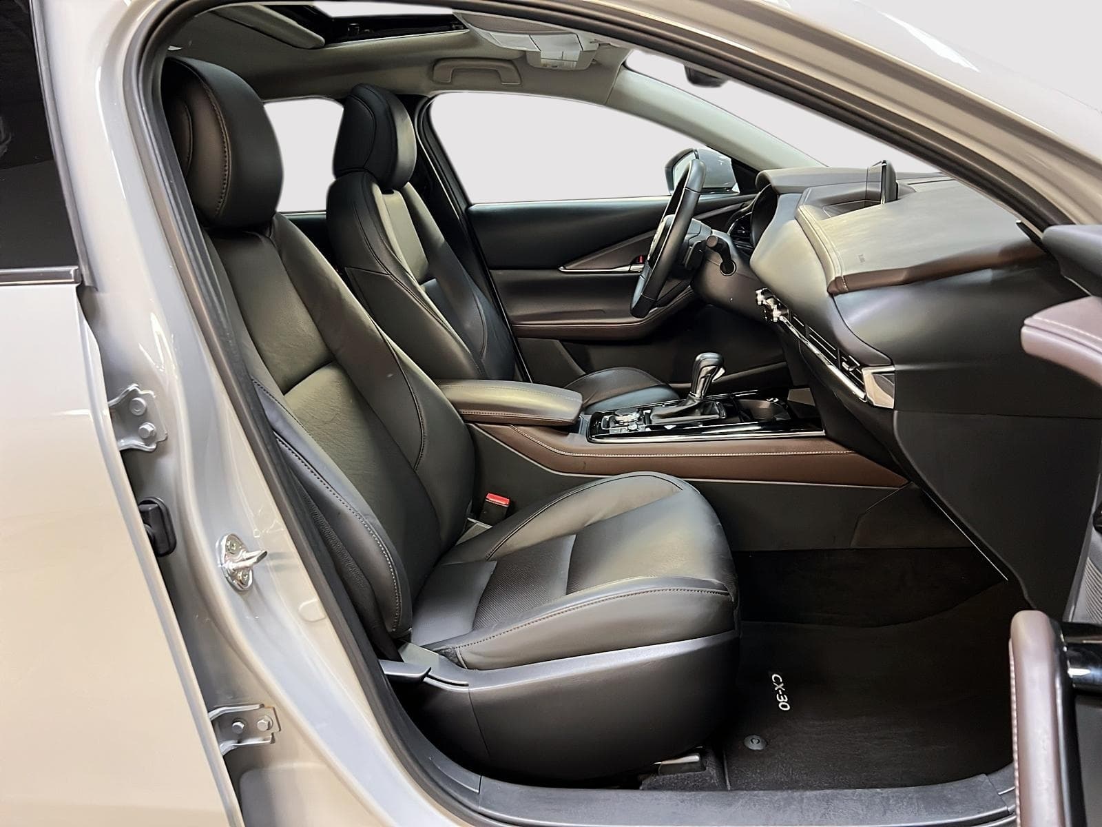Mazda CX-30 2025 — photo 8