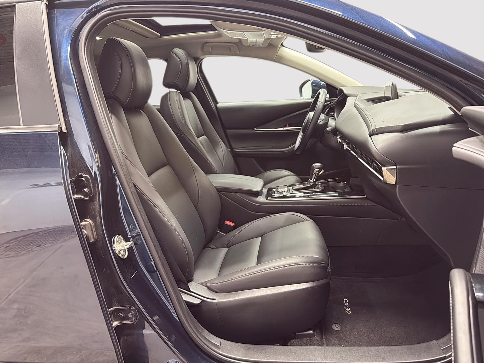 Mazda CX-30 2025 — photo 8