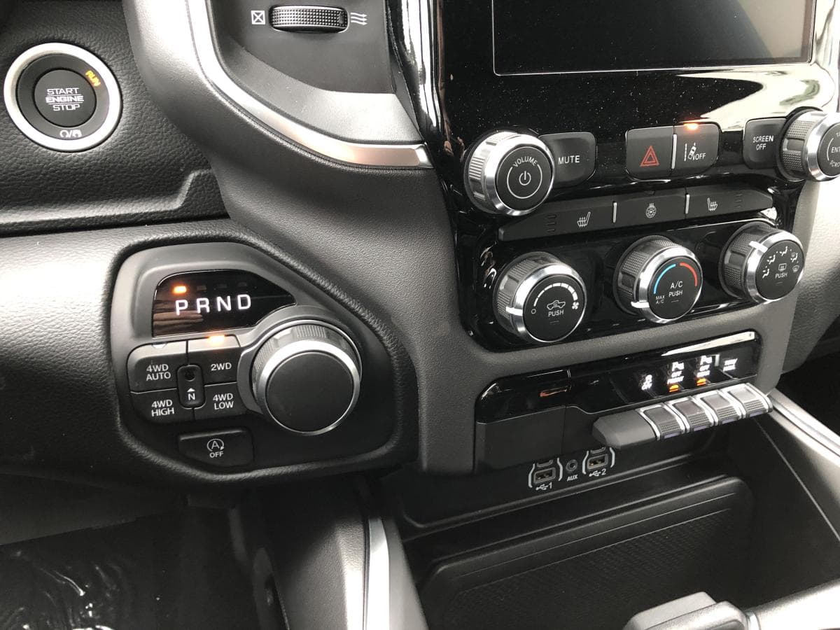 RAM 1500 2025 — photo 11