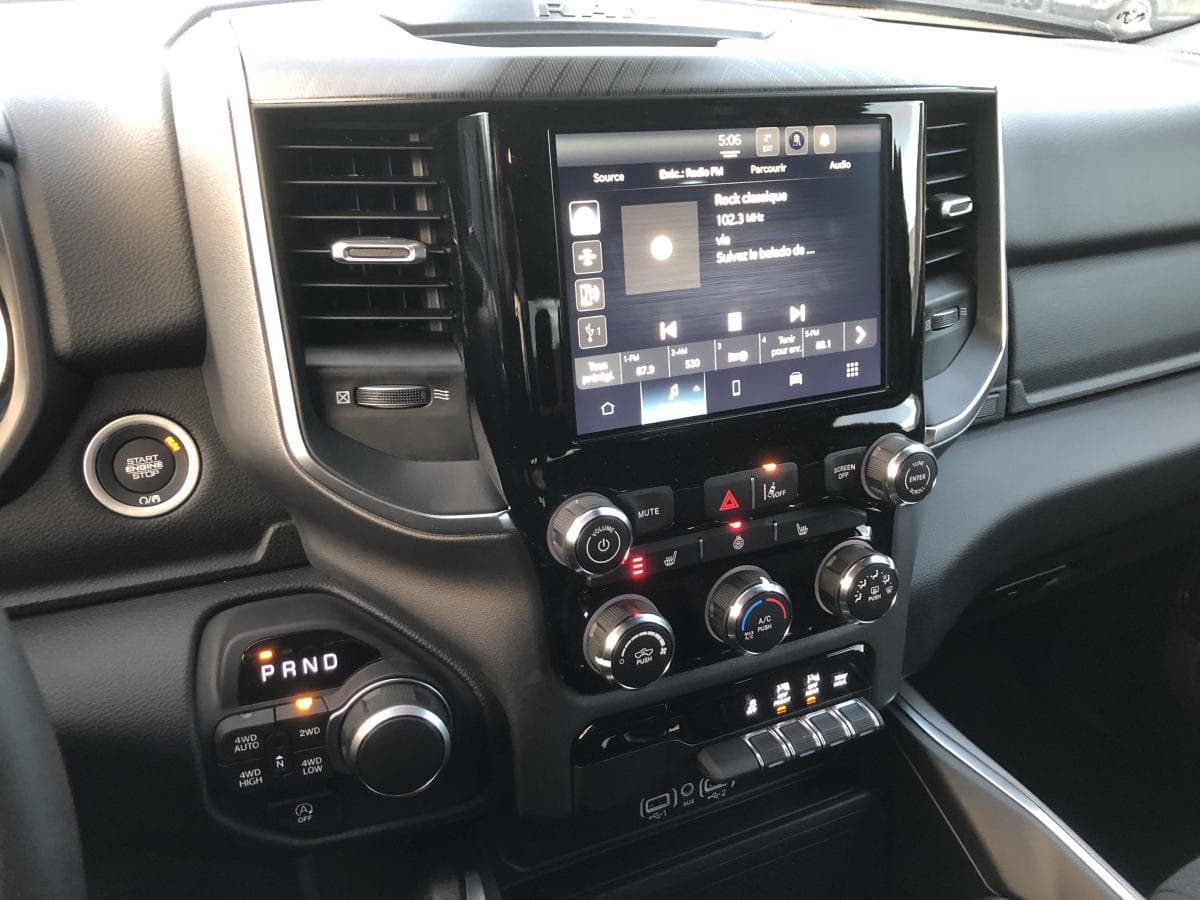 RAM 1500 2025 — photo 9