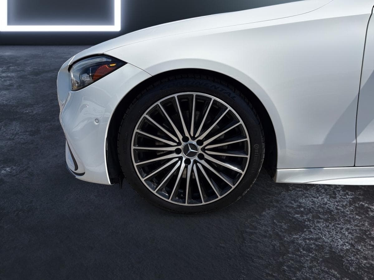 Mercedes-Benz C 300 2023 — photo 16