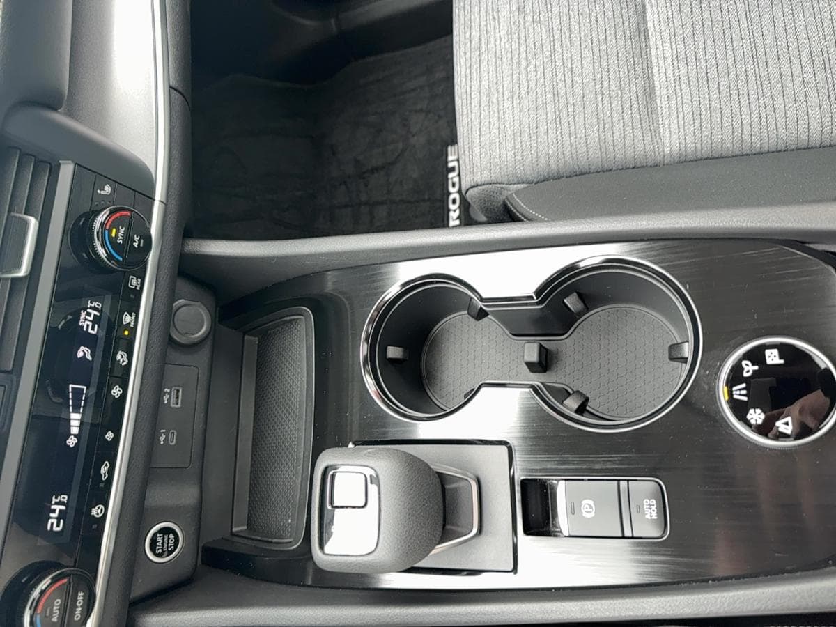 Nissan Rogue 2023 — photo 11