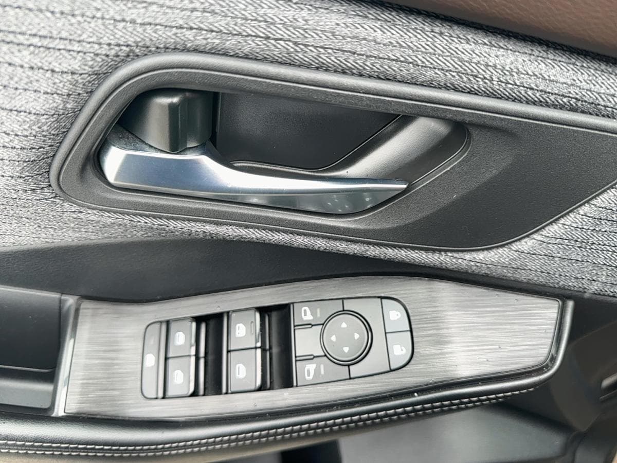 Nissan Rogue 2023 — photo 12