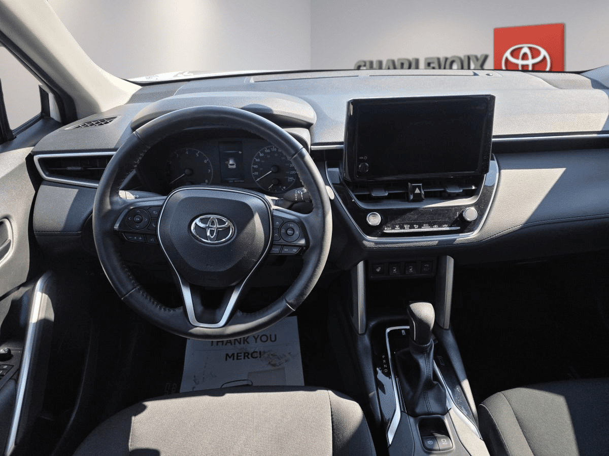 Toyota Corolla Cross 2023 — photo 13
