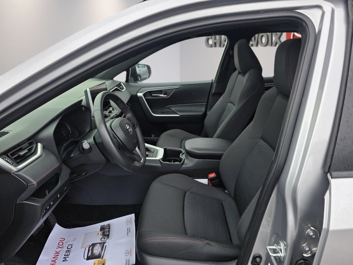 Toyota RAV4 2024 — photo 10
