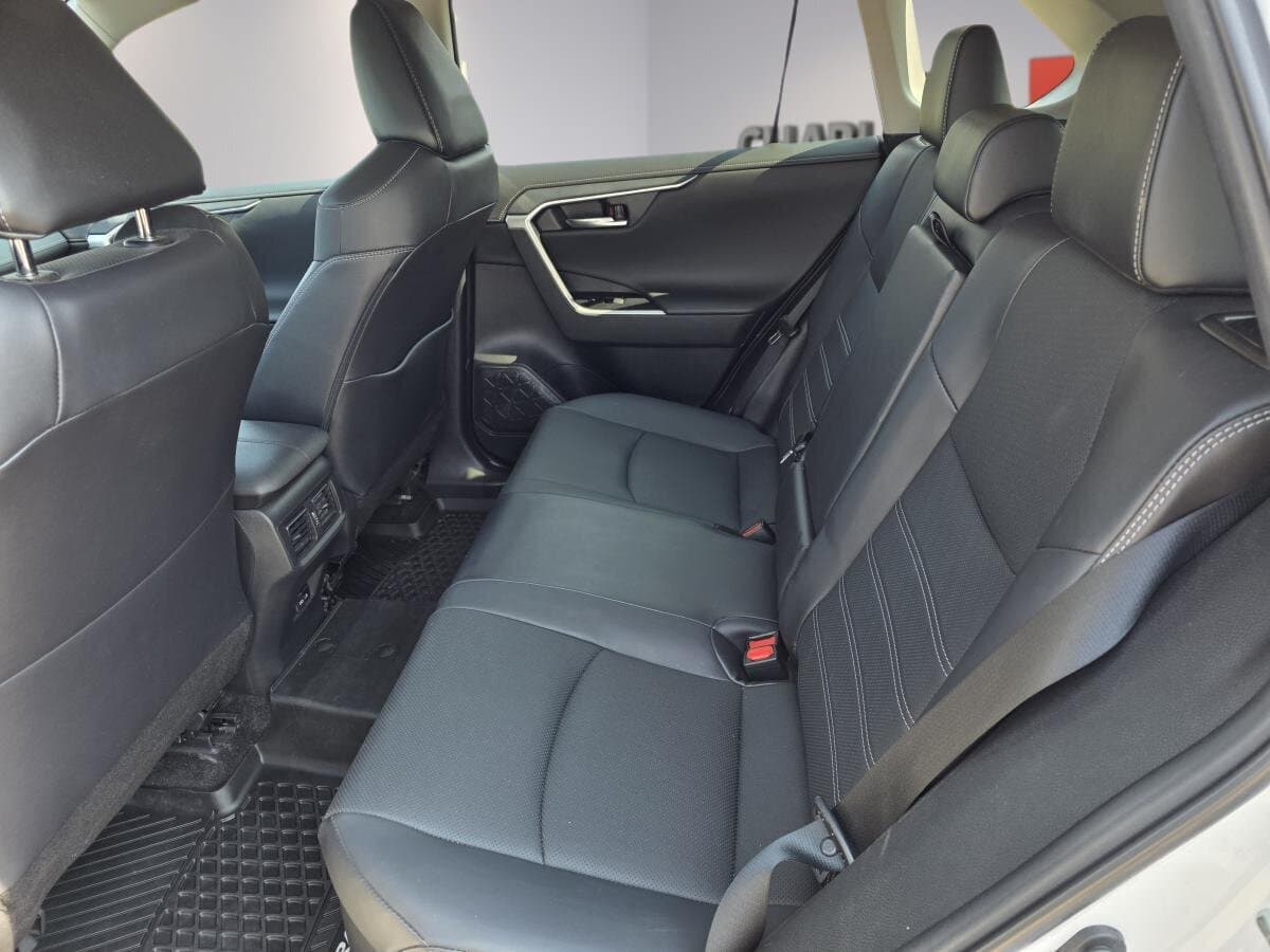 Toyota RAV4 2023 — photo 13