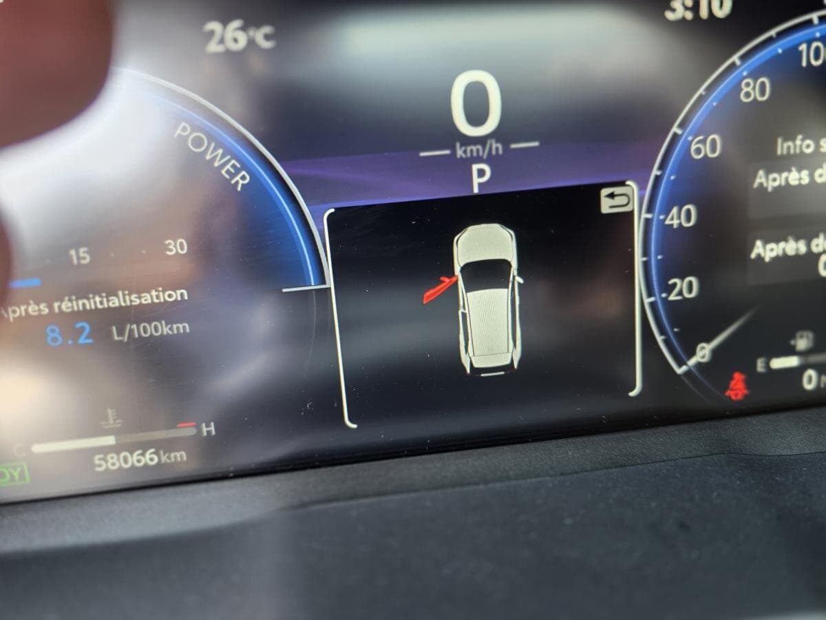 Toyota RAV4 2023 — photo 17