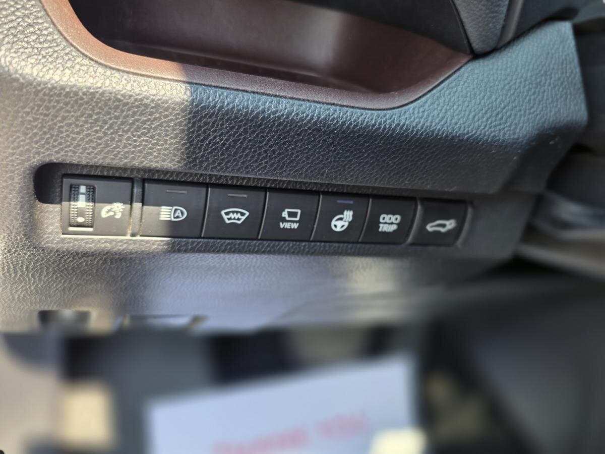 Toyota RAV4 2023 — photo 19