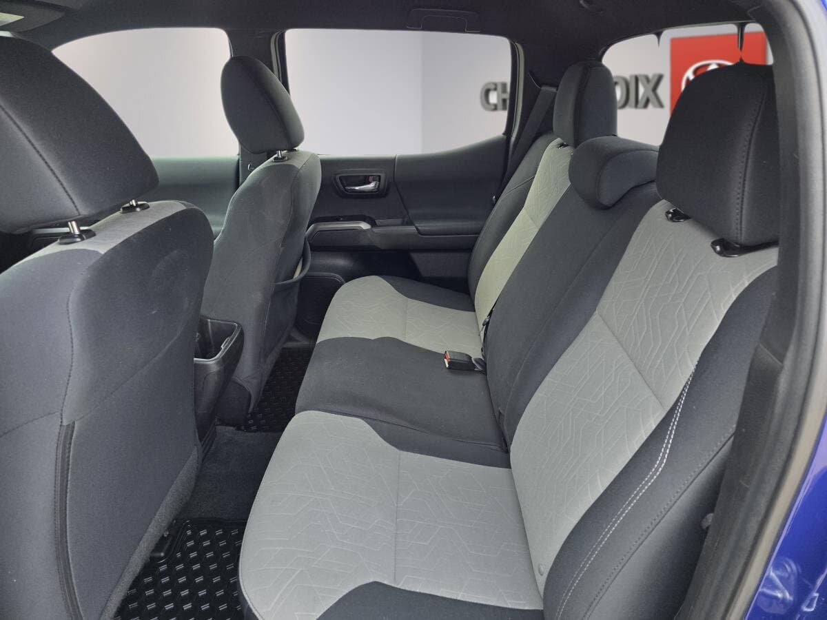 Toyota Tacoma 2023 — photo 11
