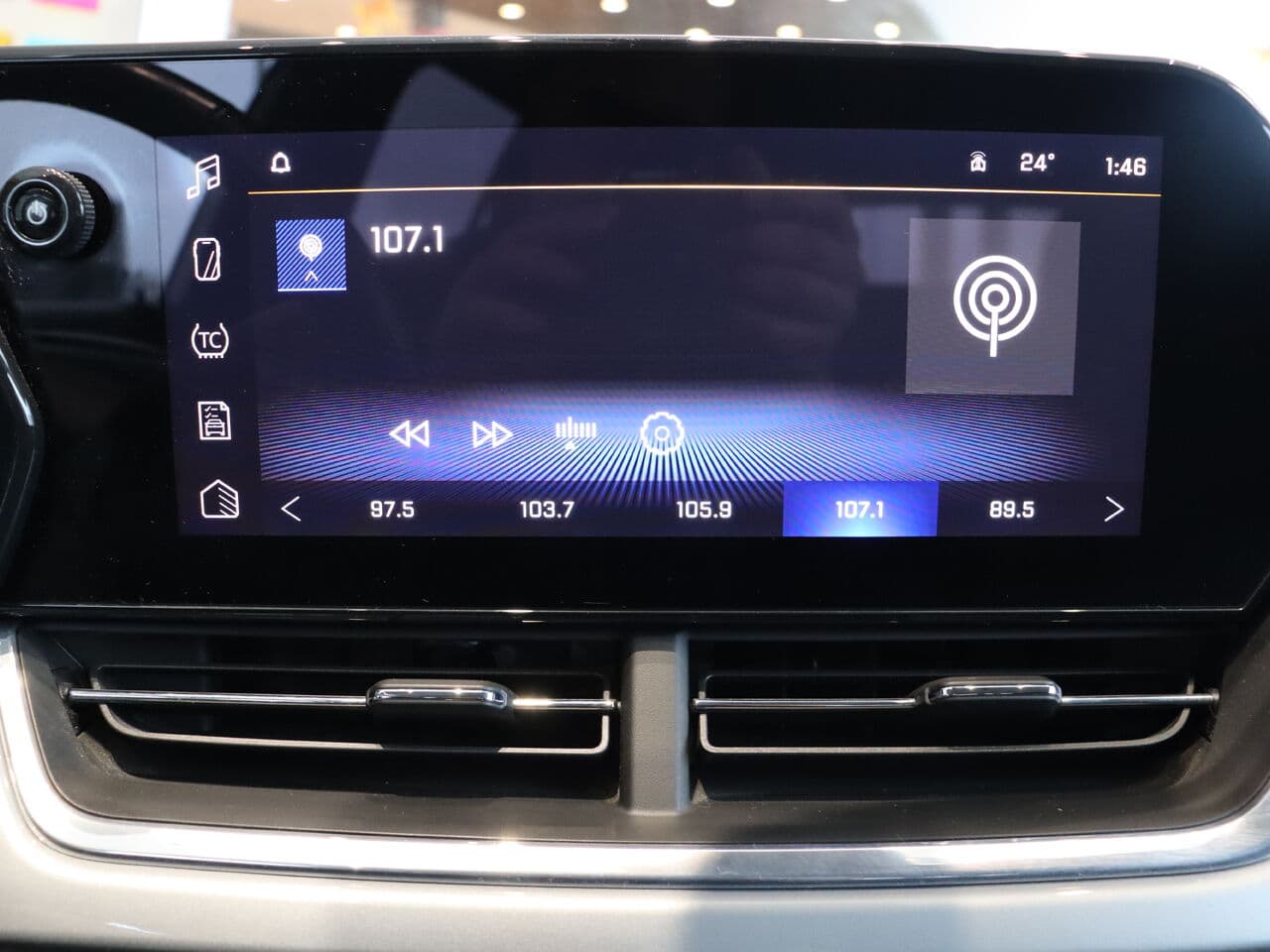 Chevrolet Trax 2024 — photo 15
