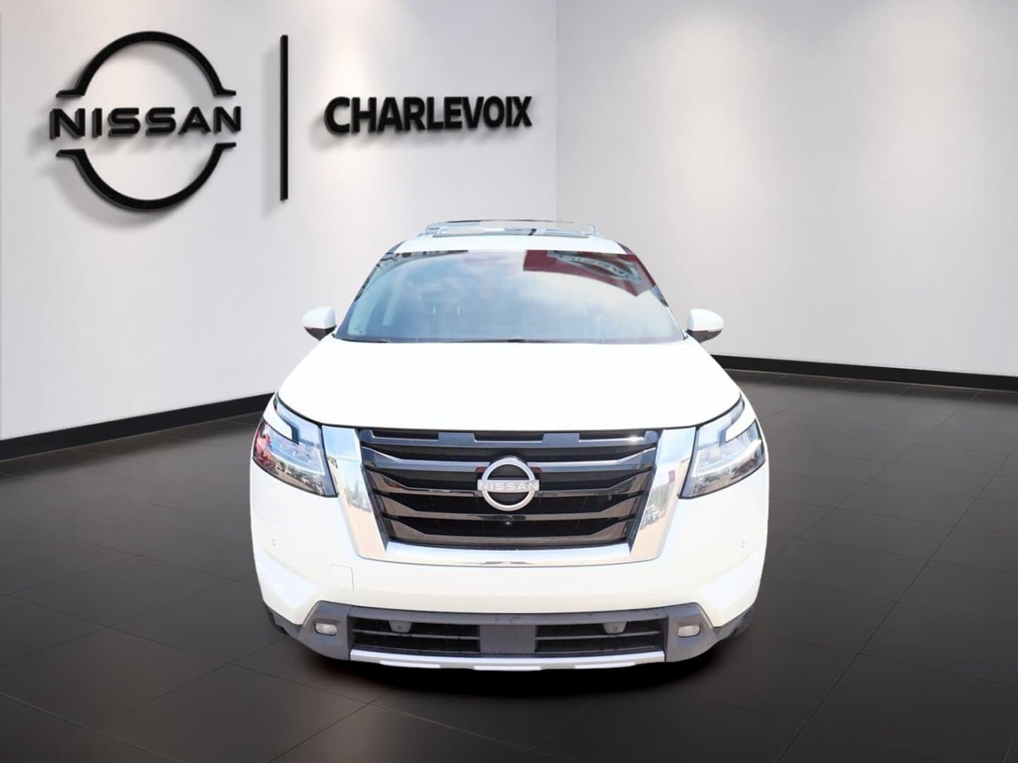 Nissan Pathfinder 2023 — photo 3
