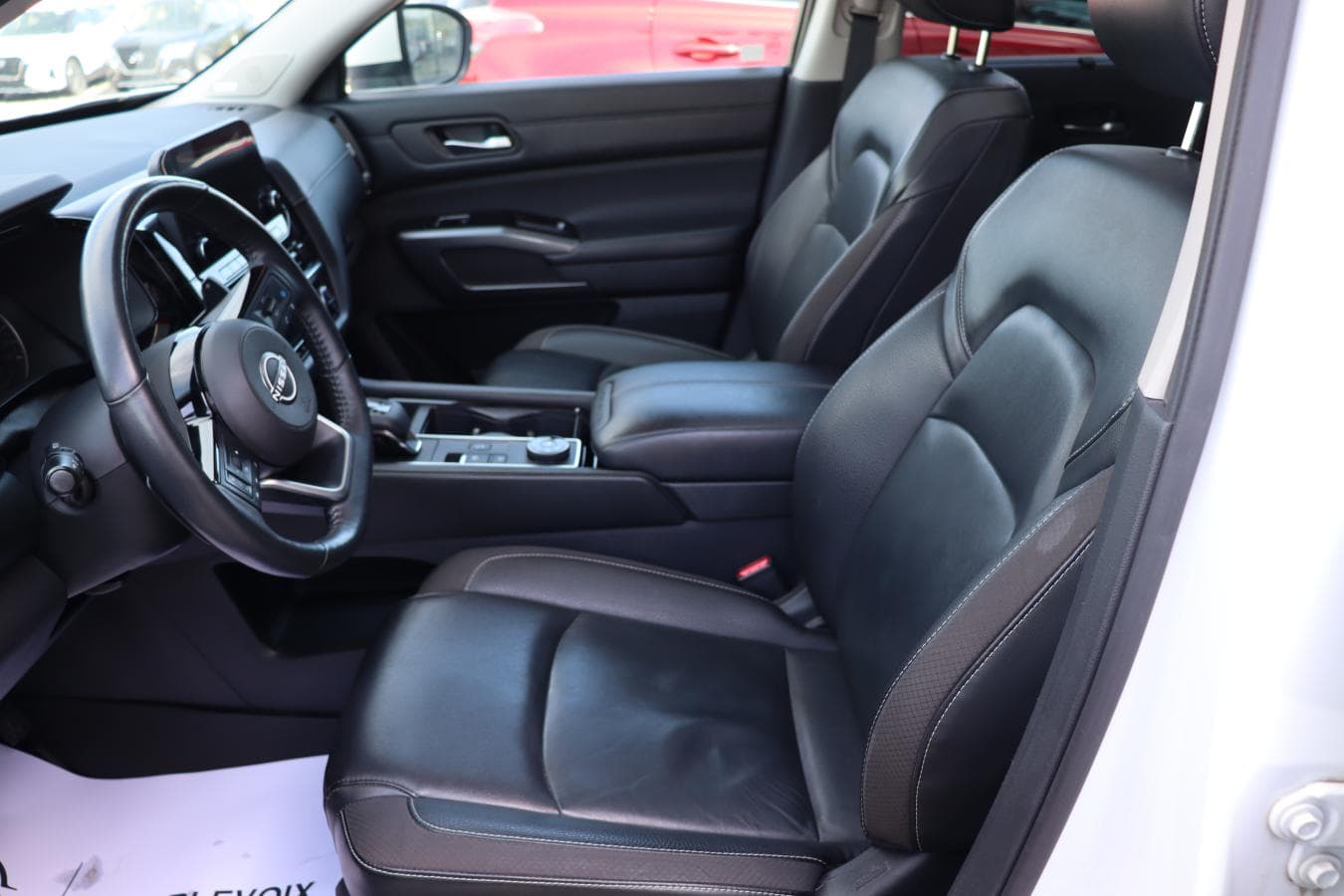 Nissan Pathfinder 2023 — photo 8