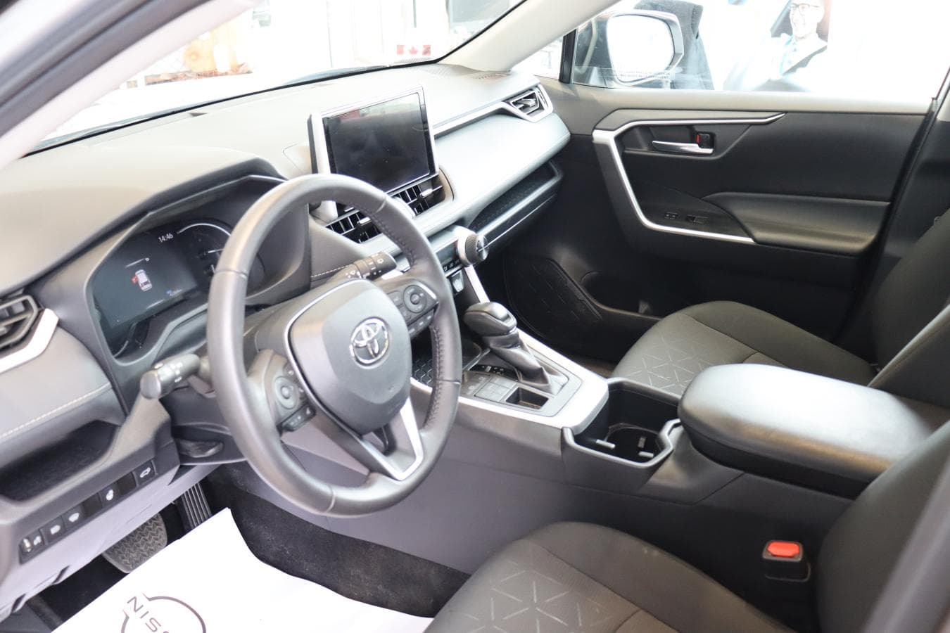 Toyota RAV4 2024 — photo 15