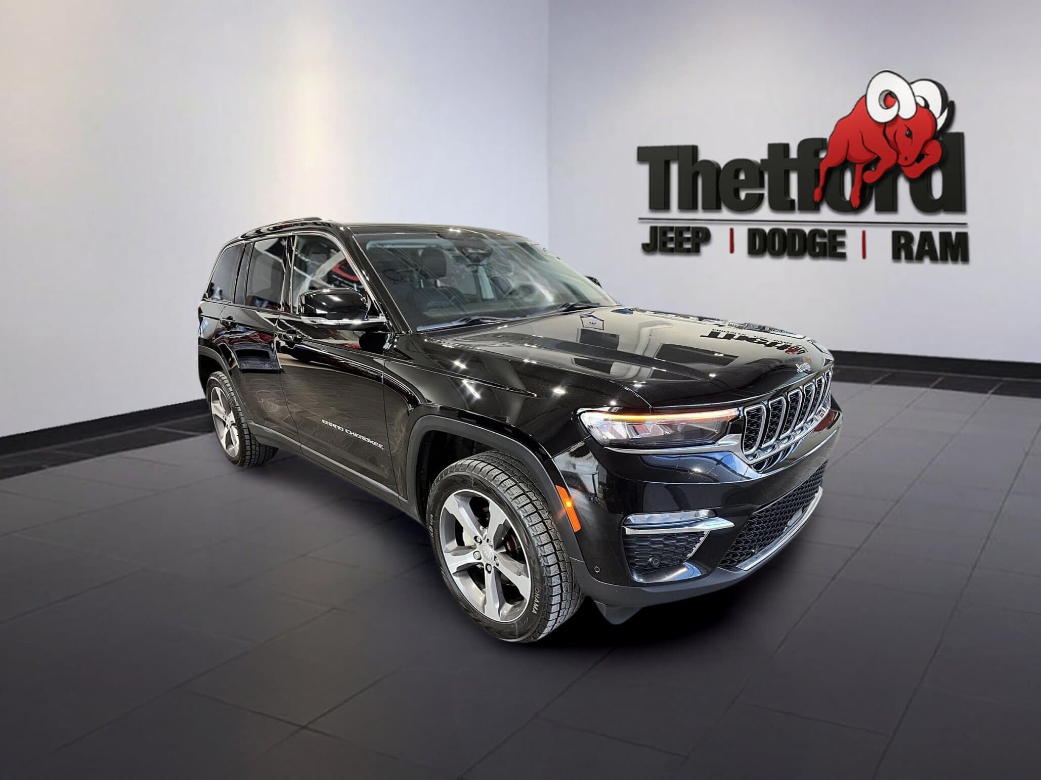 Jeep Grand Cherokee 2023 — photo 4