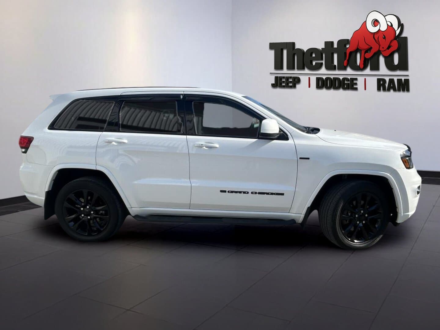 Jeep Grand Cherokee 2022 — photo 3