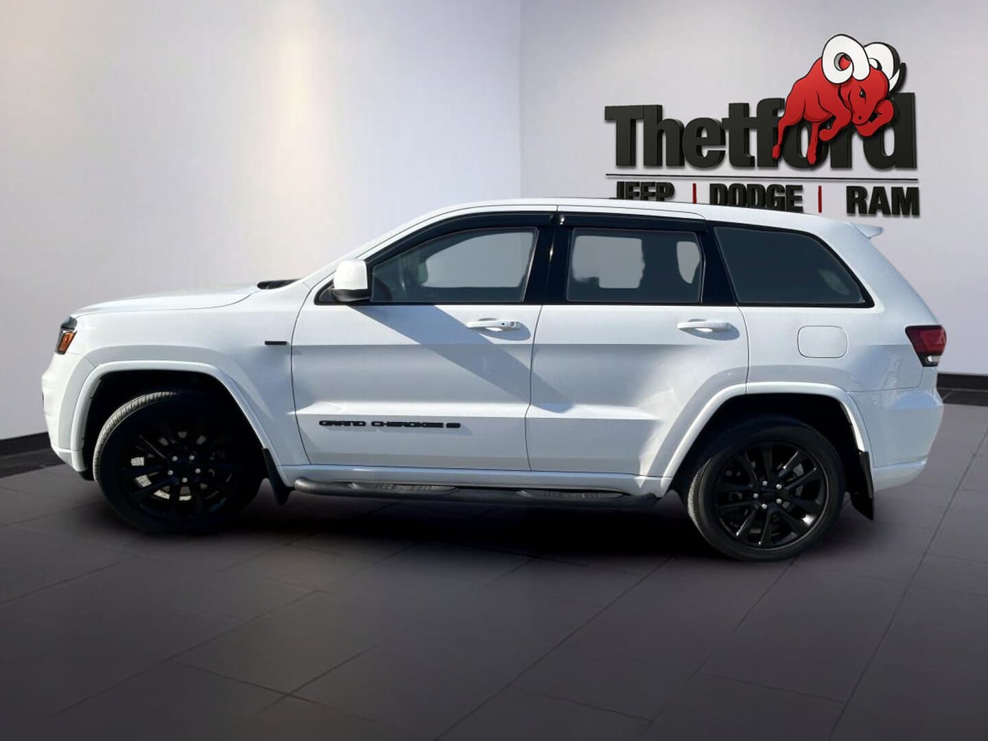 Jeep Grand Cherokee 2022 — photo 7