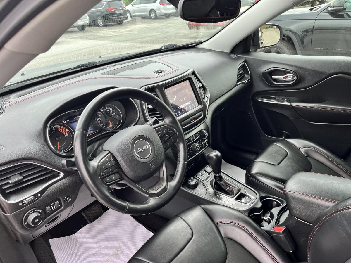 Jeep Cherokee 2019 — photo 13