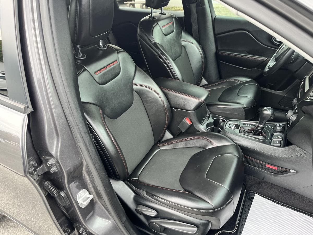 Jeep Cherokee 2019 — photo 15