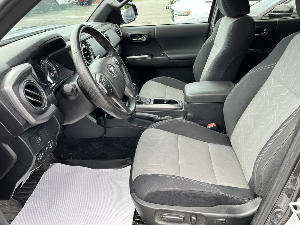 Toyota Tacoma 2023 — photo 10