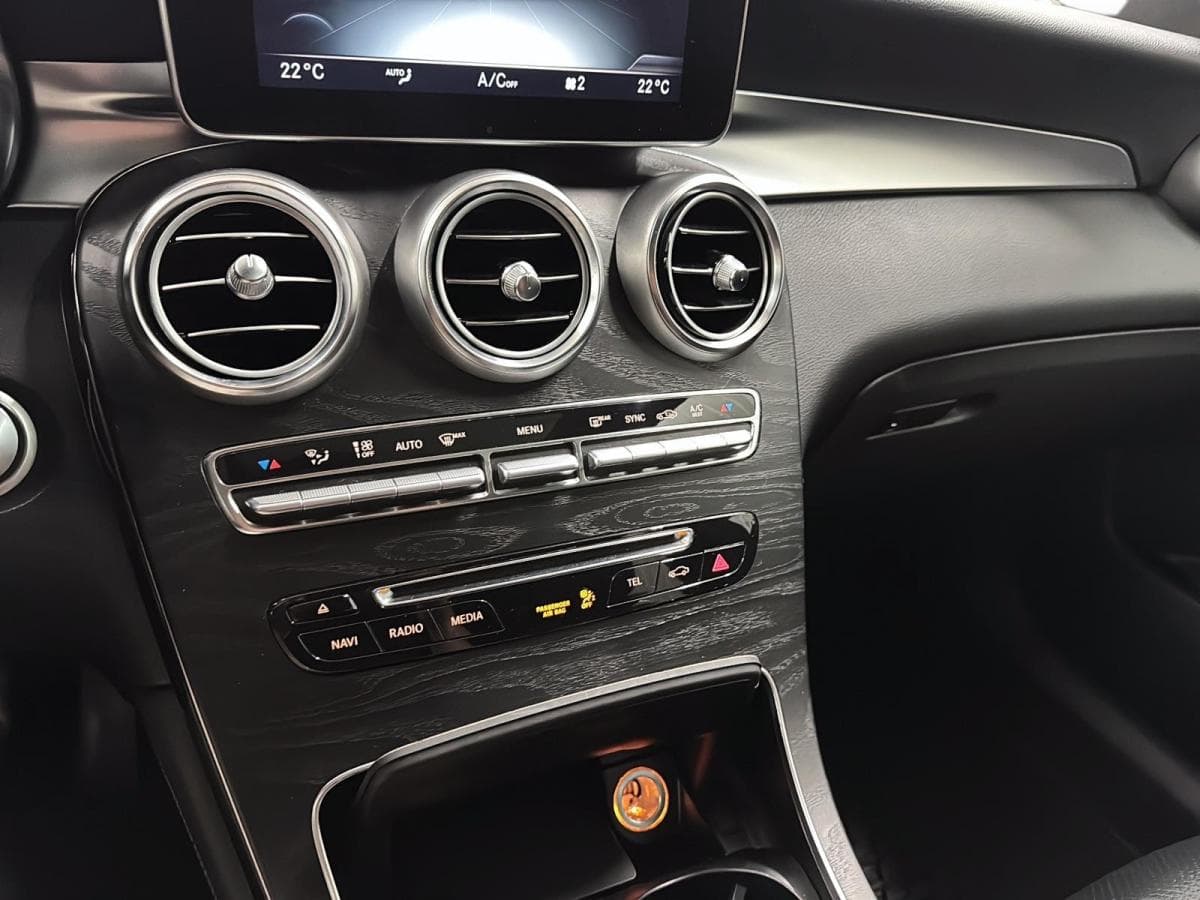 Mercedes-Benz GLC 2019 — photo 15