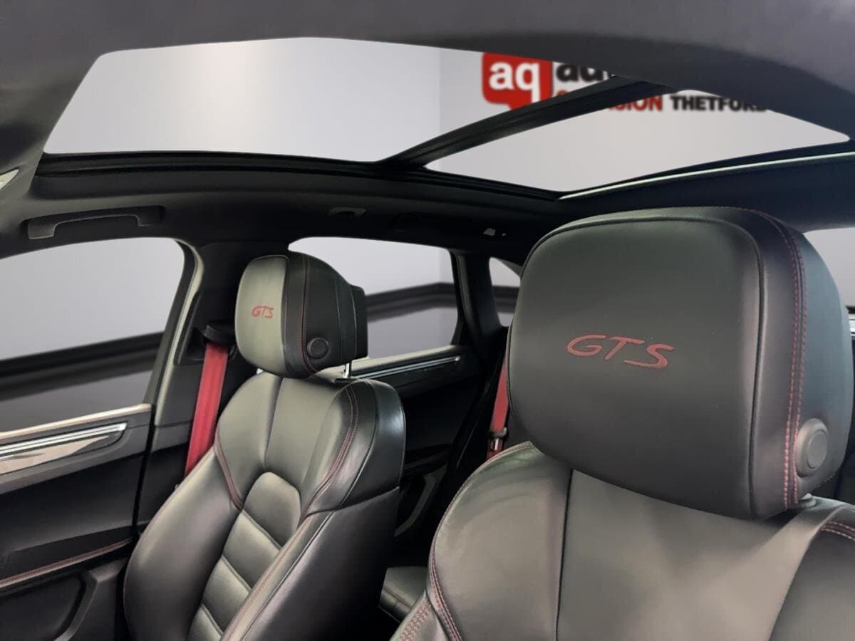 Porsche Macan 2018 — photo 13