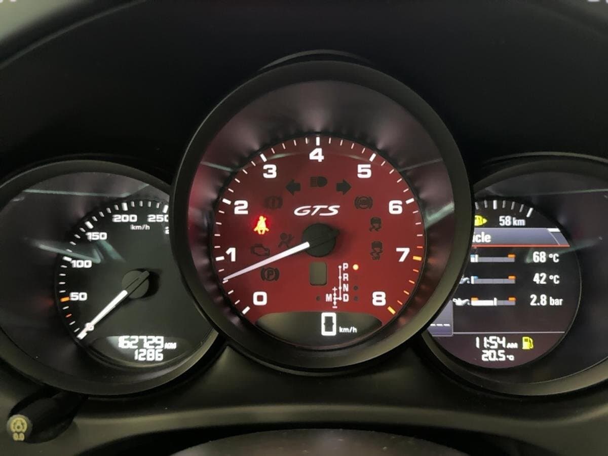 Porsche Macan 2018 — photo 18
