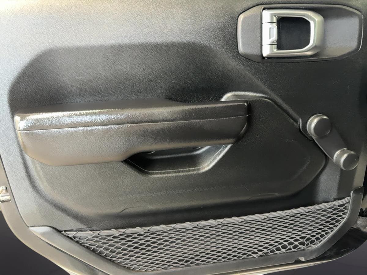 Jeep Wrangler 2020 — photo 12