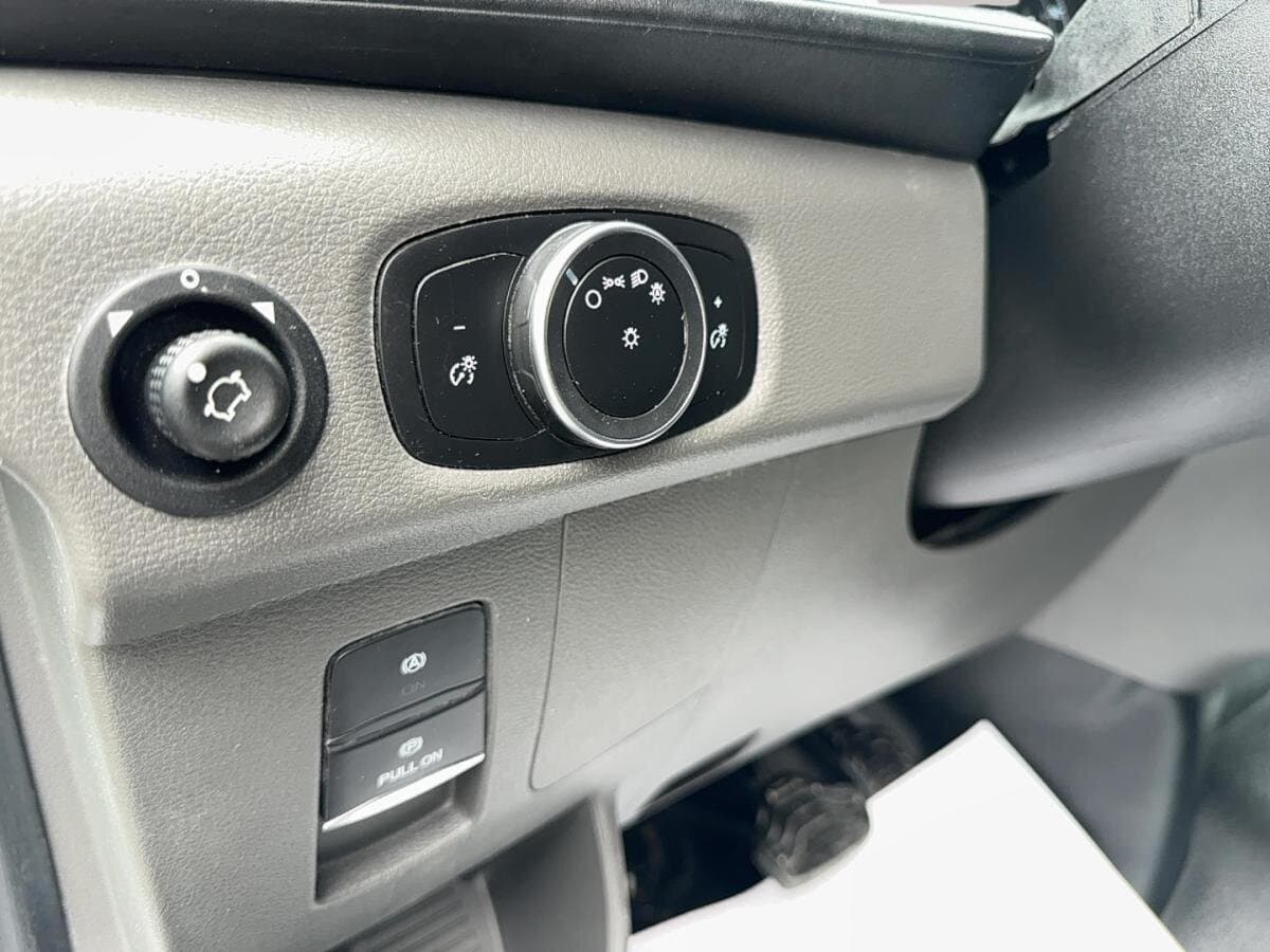 Ford Transit Cargo Van 2024 — photo 14