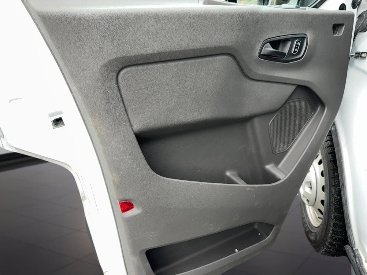 Ford Transit Cargo Van 2024 — photo 15
