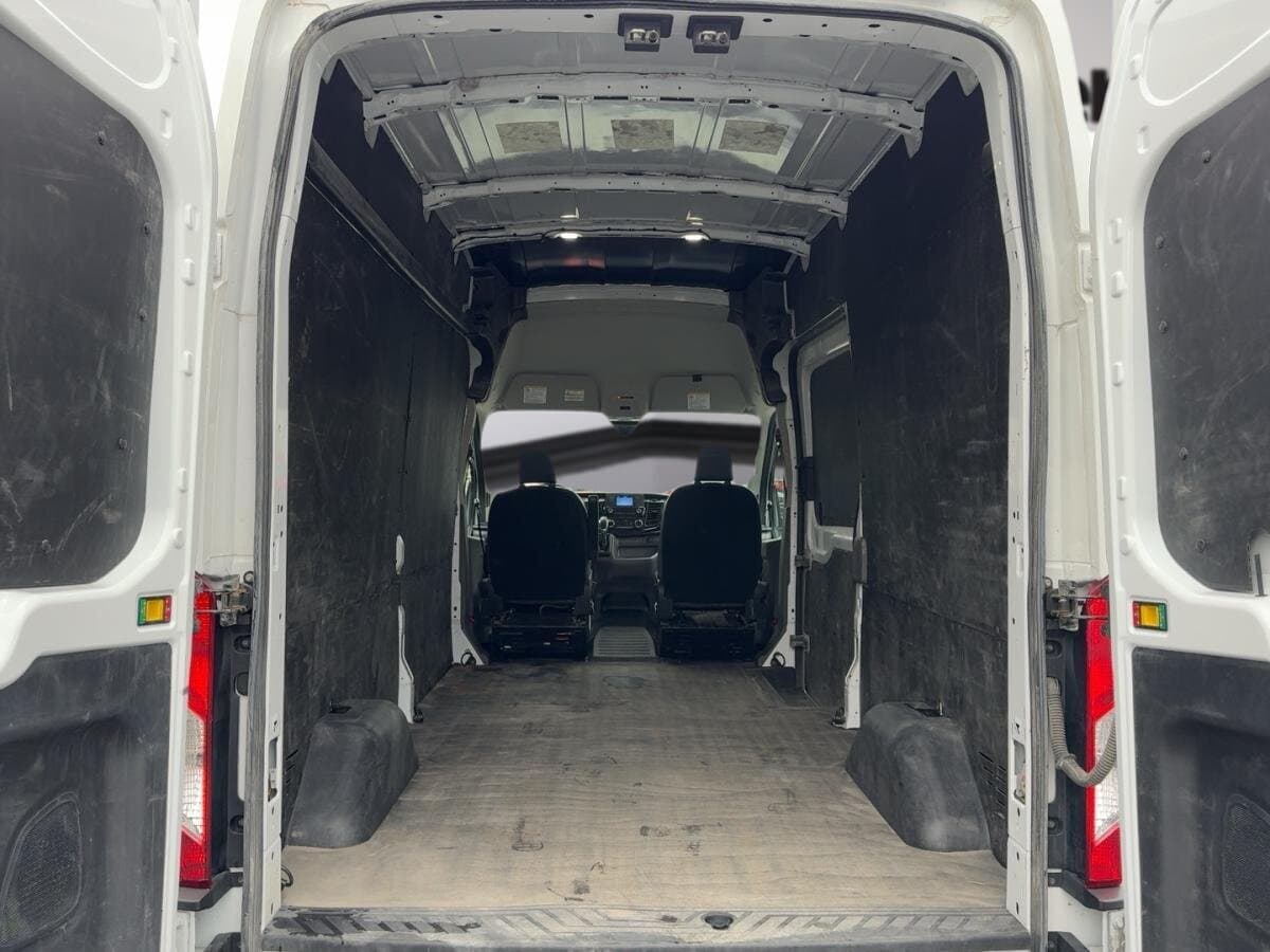 Ford Transit Cargo Van 2024 — photo 10