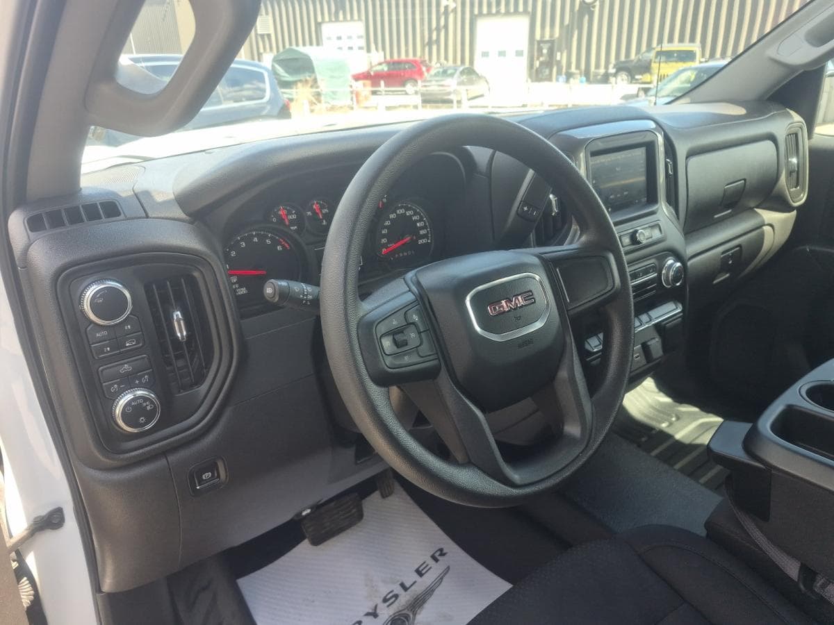 GMC Sierra 1500 2025 — photo 14