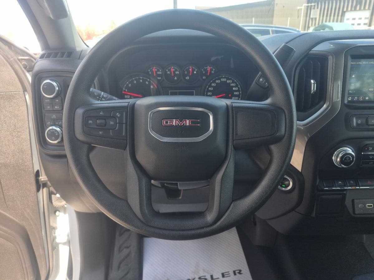 GMC Sierra 1500 2025 — photo 17