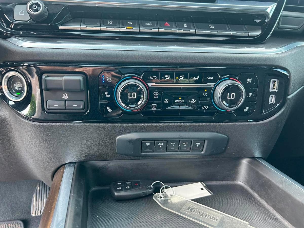 Chevrolet Silverado 2500 HD 2025 — photo 18