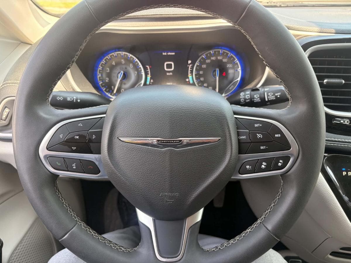 Chrysler Pacifica 2023 — photo 5