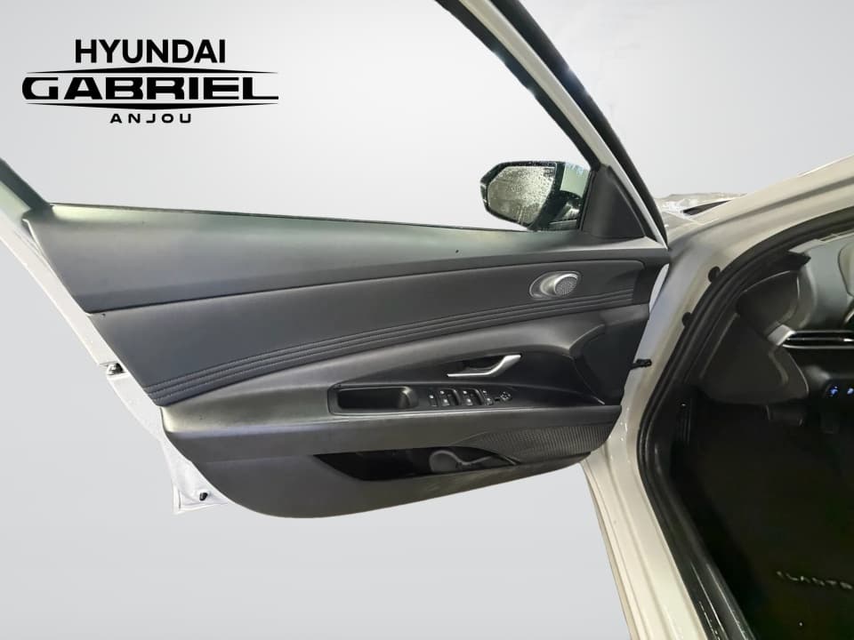 Hyundai Elantra 2024 — photo 13